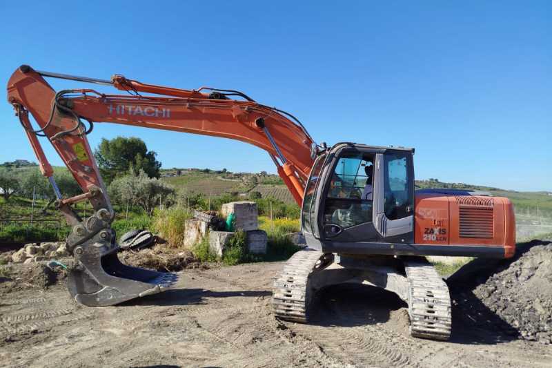 OmecoHub - Immagine HITACHI ZX210LCN-3